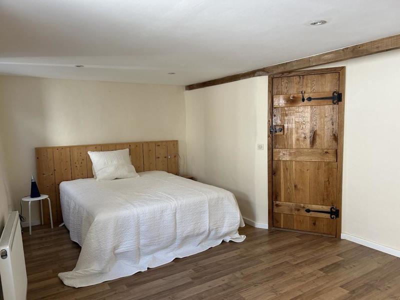 Demeure - 205 m² - 6 pièces