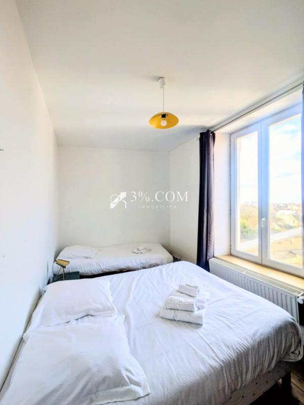 Maison - 210 m² - 11 pièces