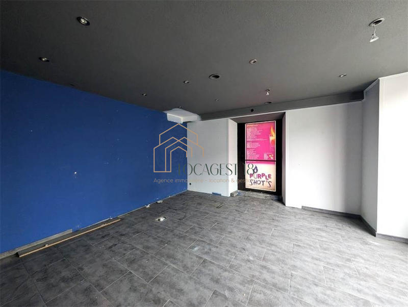 Local commercial - 119 m² - 3 pièces