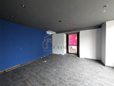 Local commercial - 119 m² - 3 pièces
