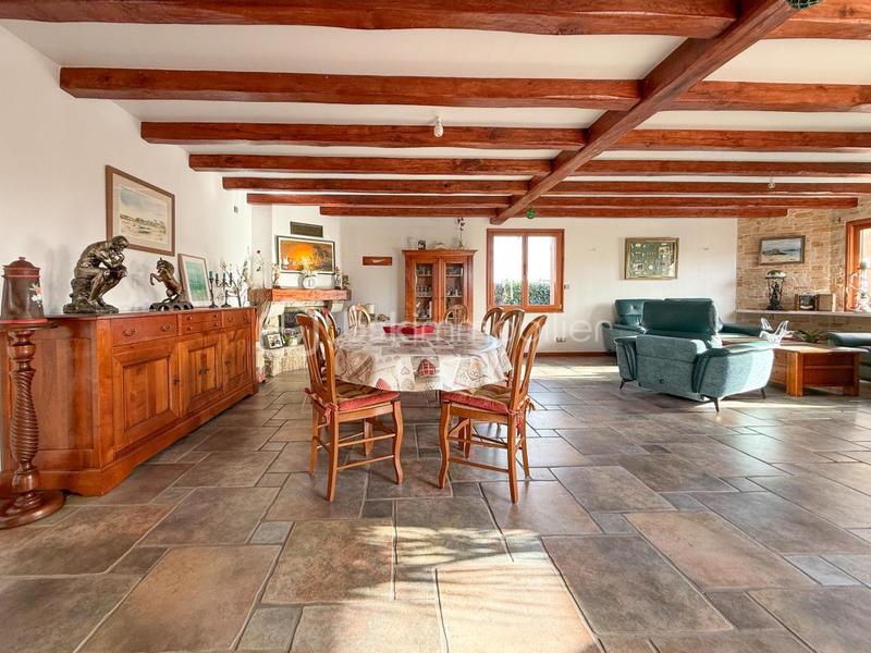 Demeure - 155 m² - 8 pièces