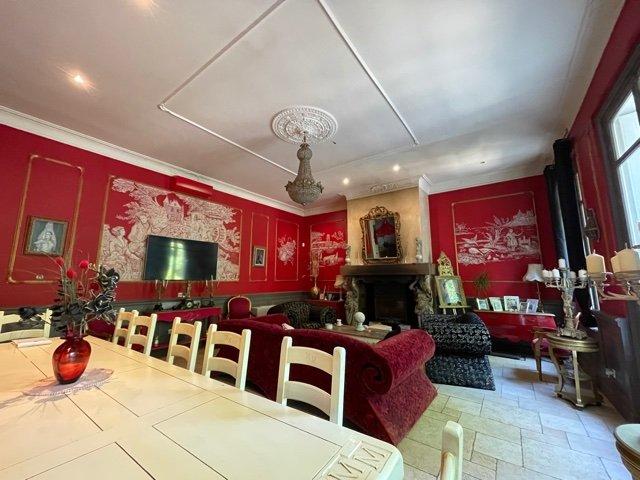 Château - 2 000 m² - 20 pièces