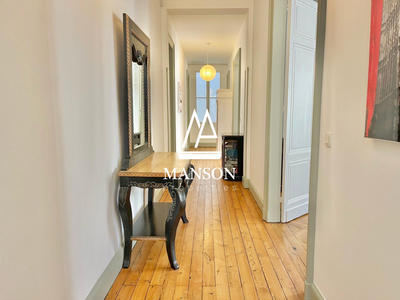 Appartement - 194 m² - 6 pièces