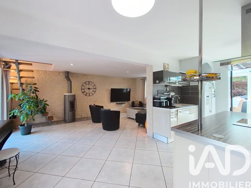 Maison - 230 m² - 6 pièces