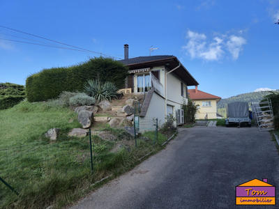 Maison traditionnelle - 98 m² - 4 pièces