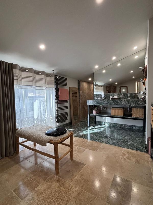 Villa - 213 m² - 5 pièces