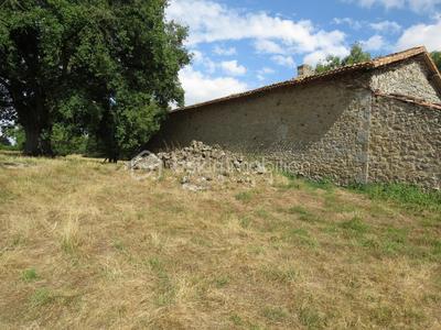 Maison ancienne - 1 140 m² - 2 pièces