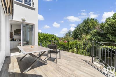 Maison - 177 m² - 8 pièces