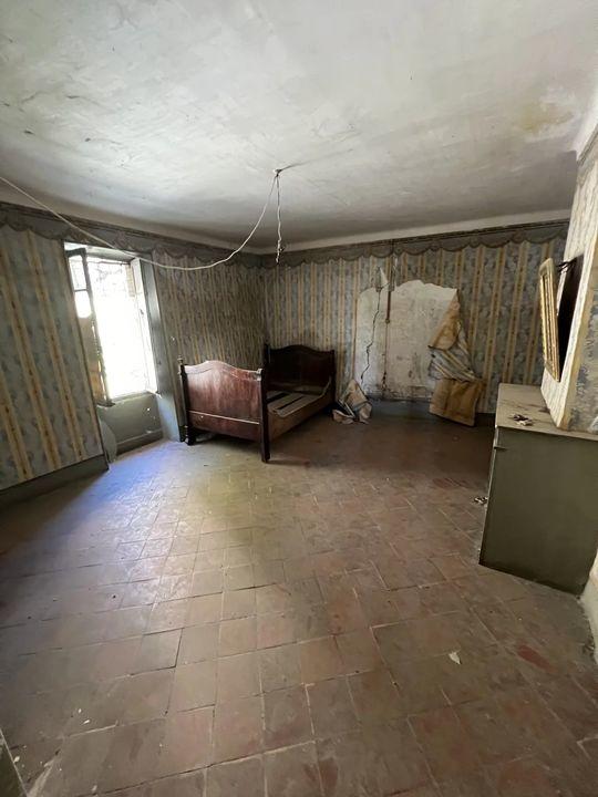 Maison - 315 m² - 15 pièces