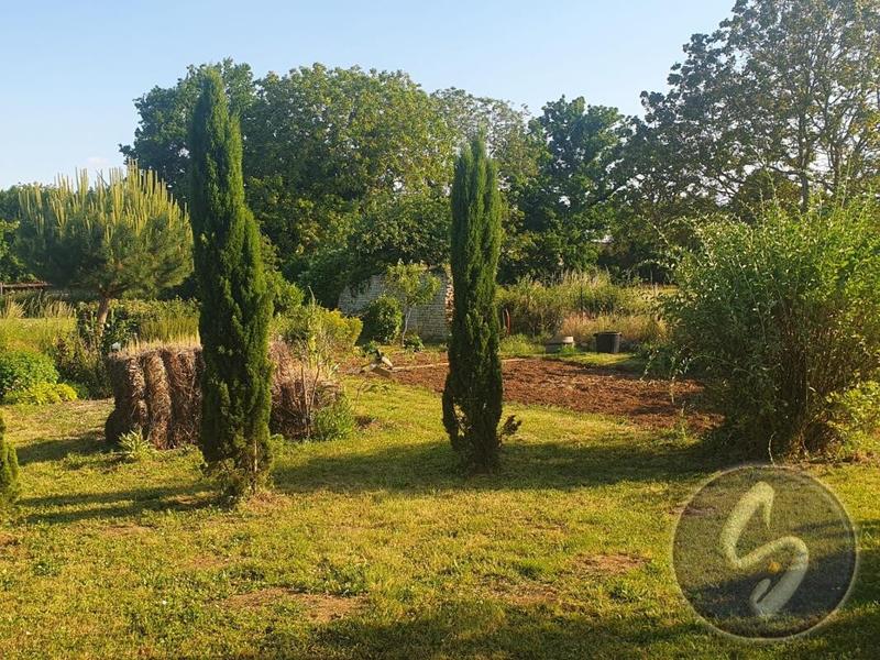 Maison - 327 m² - 9 pièces