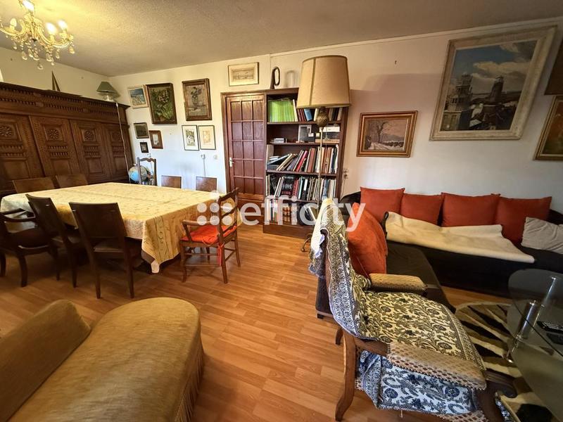 Appartement - 99 m² - 5 pièces