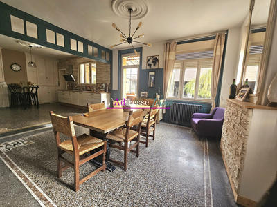 Maison - 182 m² - 10 pièces