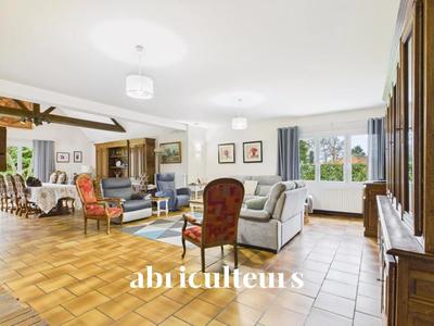 Propriété - 260 m² - 8 pièces