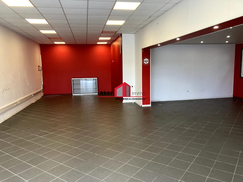 Local commercial - 153 m² - 2 pièces