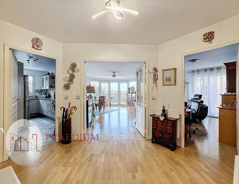 Appartement - 121 m² - 5 pièces