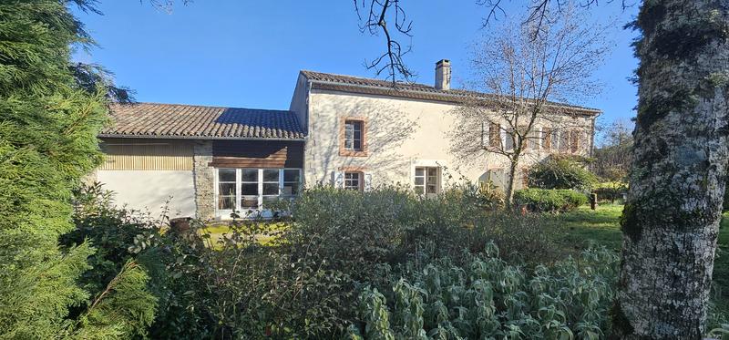 Maison - 180 m² - 10 pièces