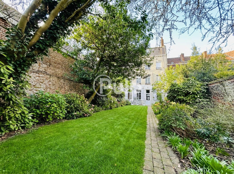 Demeure - 312 m² - 10 pièces