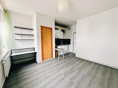 Immeuble - 140 m² - 9 pièces
