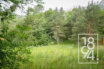 Terrain constructible - 1 570 m²