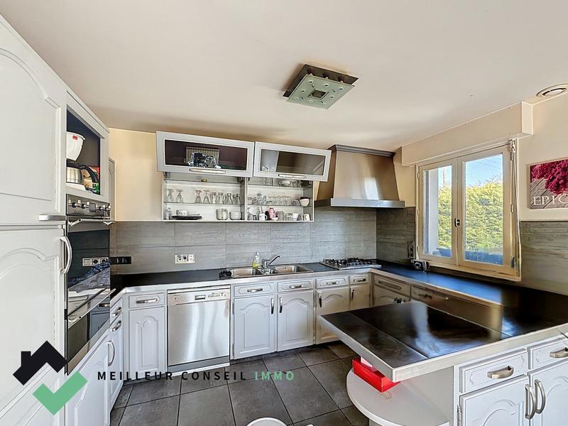 Maison traditionnelle - 188 m² - 7 pièces