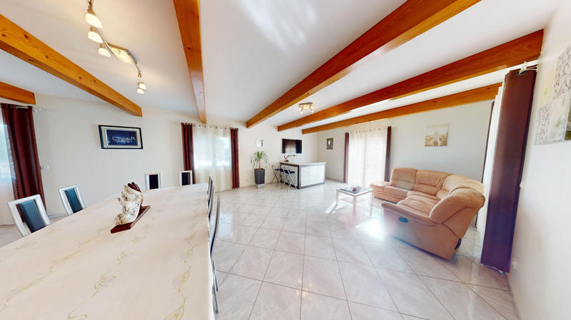 Maison - 207 m² - 5 pièces