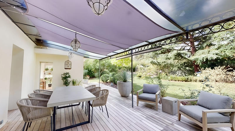 Maison - 296 m² - 10 pièces