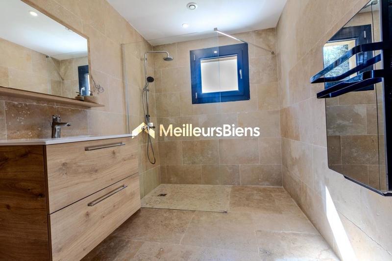 Propriété - 258 m² - 8 pièces