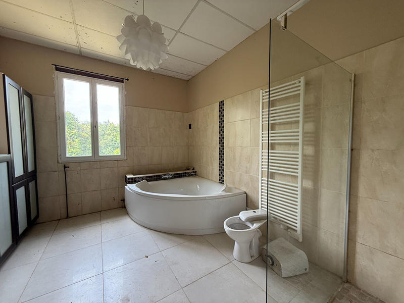 Maison - 402 m² - 9 pièces