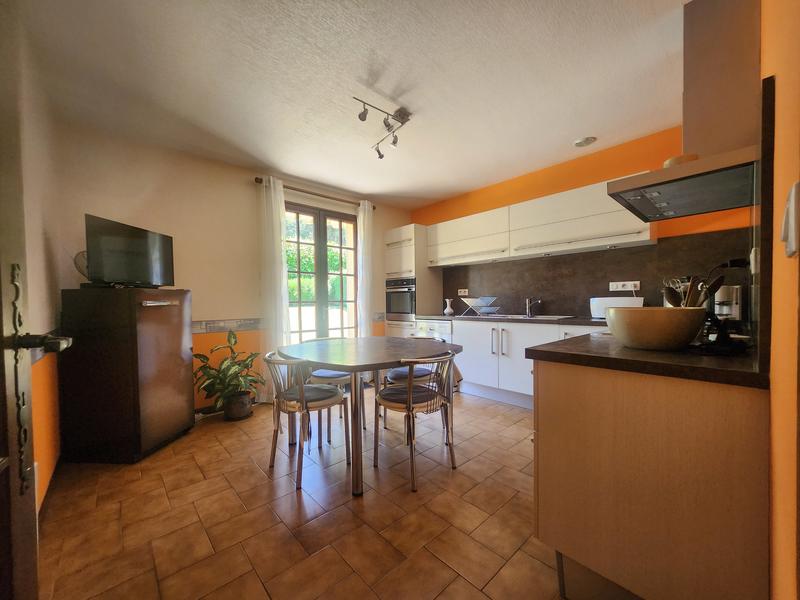 Maison - 90 m² - 5 pièces