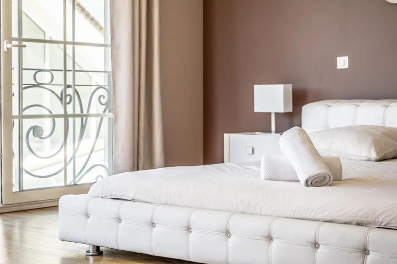 Propriété - 733 m² - 15 pièces