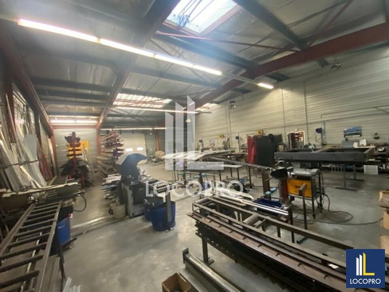 Local d'activité / Entrepôt - 1 600 m²