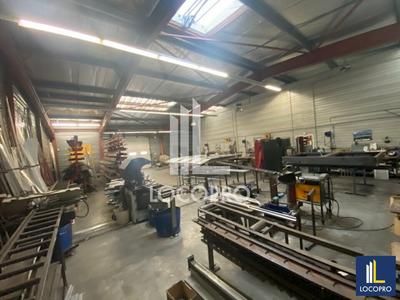 Local d'activité / Entrepôt - 1 600 m²