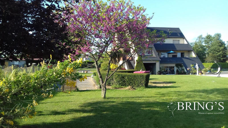 Villa - 250 m² - 8 pièces