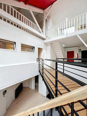 Loft - 135 m² - 4 pièces