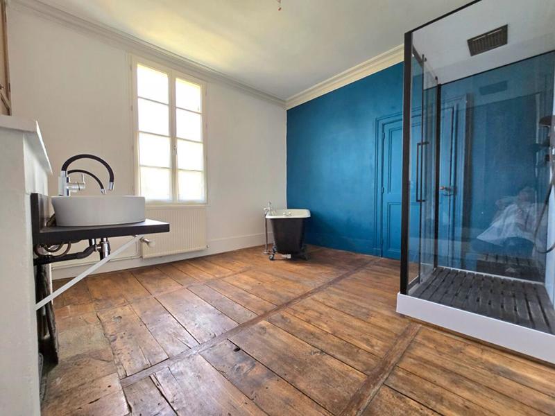 Maison - 347 m² - 7 pièces