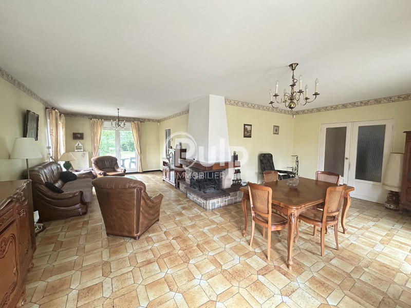 Maison - 180 m² - 8 pièces