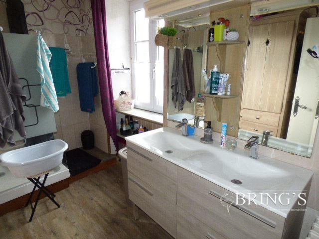 Maison - 222 m² - 8 pièces