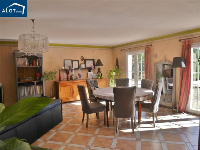 Villa - 185 m² - 6 pièces