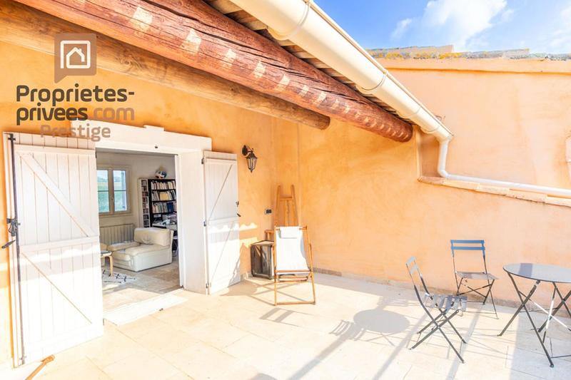Maison - 275 m² - 10 pièces