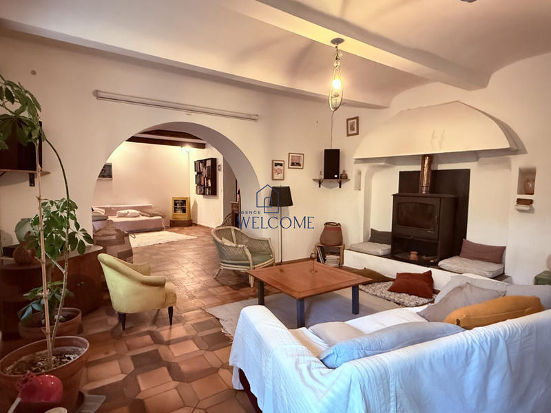 Mas - 600 m² - 12 pièces