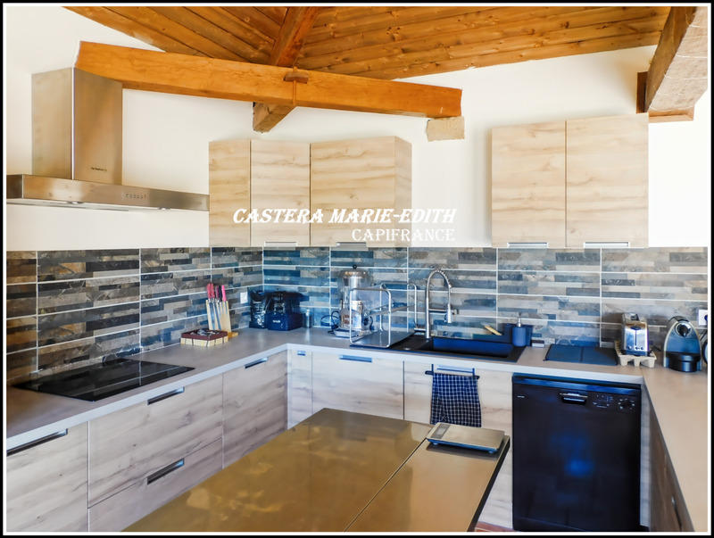 Maison - 955 m² - 33 pièces