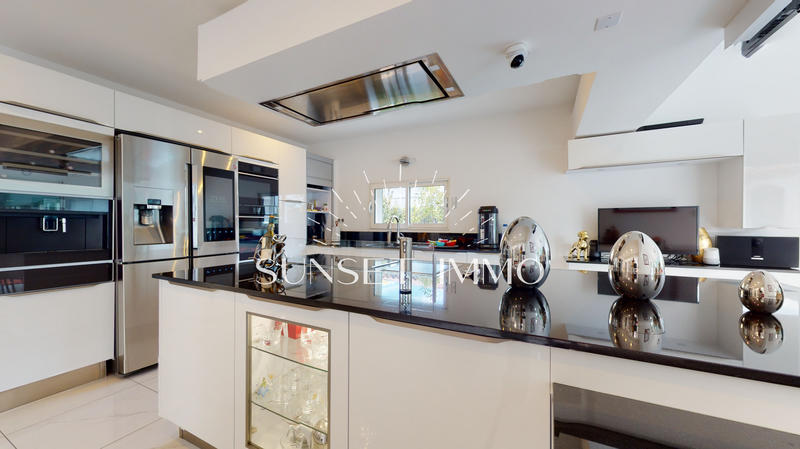 Maison - 500 m² - 10 pièces