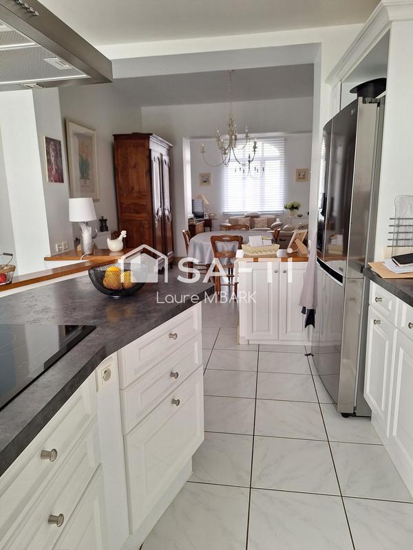 Maison - 174 m² - 8 pièces