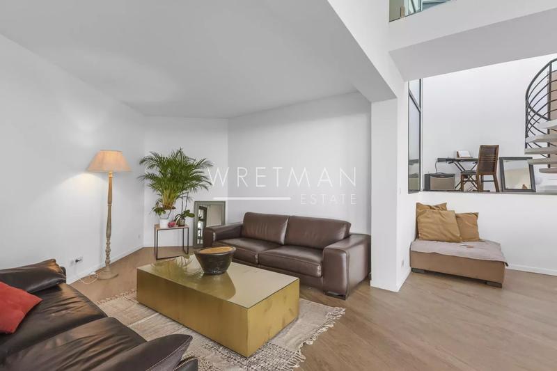 Maison - 214 m² - 7 pièces