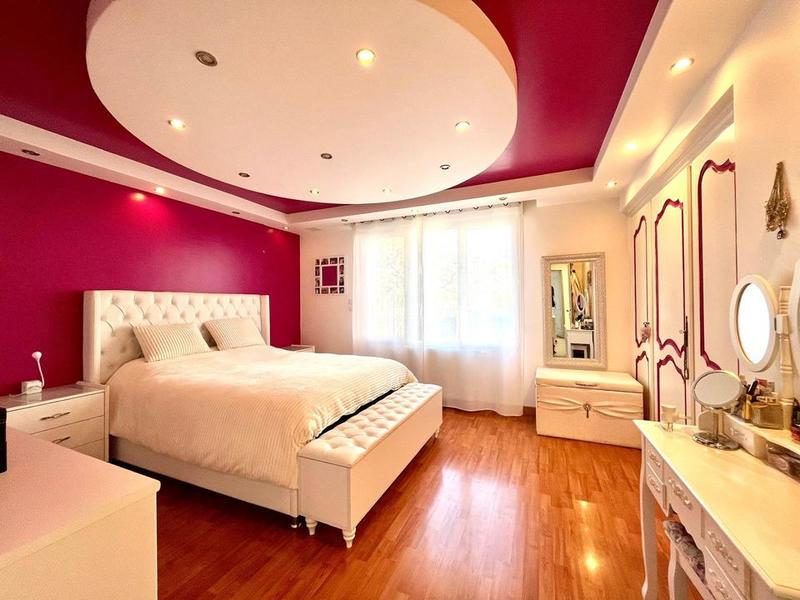 Appartement - 102 m² - 4 pièces