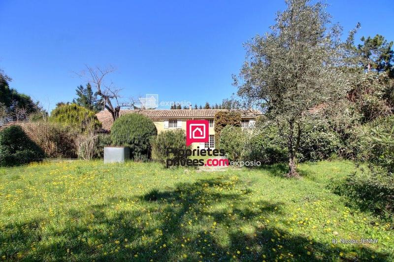 Maison - 266 m² - 7 pièces