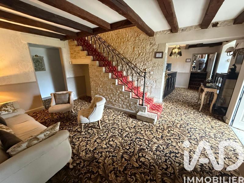 Maison - 370 m² - 18 pièces