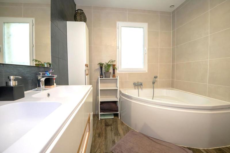 Pavillon - 123 m² - 4 pièces