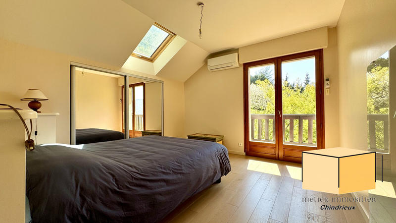 Villa - 166 m² - 6 pièces