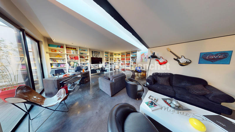 Loft - 396 m² - 8 pièces